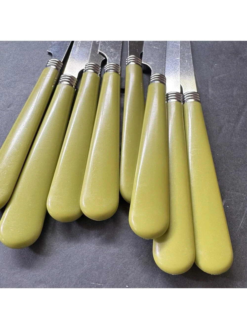8 Vintage Knives Flatware Green Handle Stainless Blade Retro MCM Knife 1970s